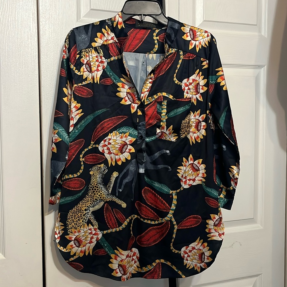VALIANT PARIS  WOMEN’S MEDIUM SILK SHIRT NWOT. #442